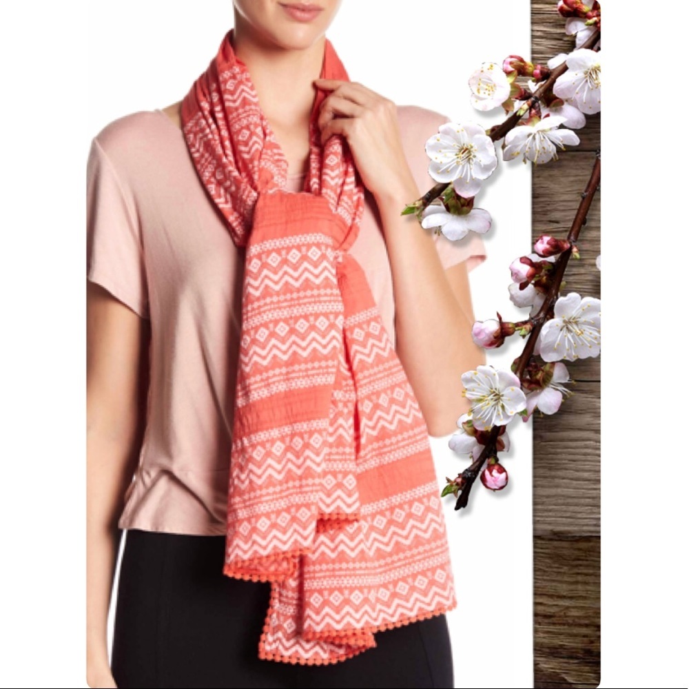 High End designers Berlin Crochet Print Scarf C01